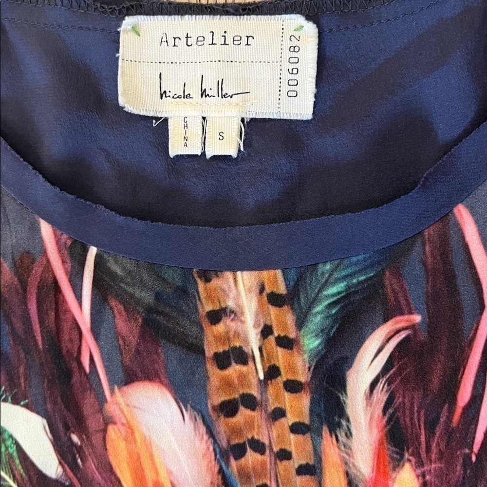 Nicole Miller Artelier Shake Ya Tail Feather Silk Top. - Picture 3 of 4